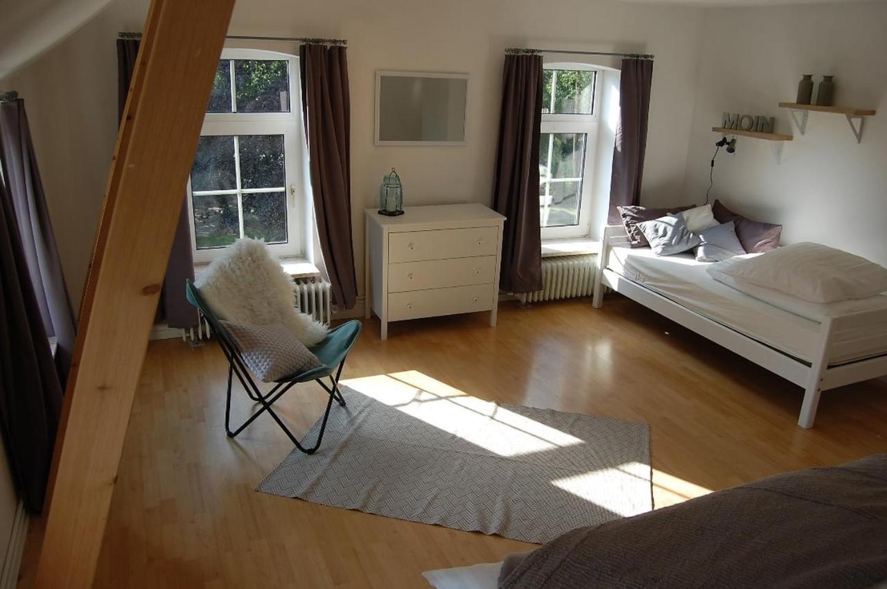 Ferienwohnung Im Gulfhof Krummhörn Exteriör bild
