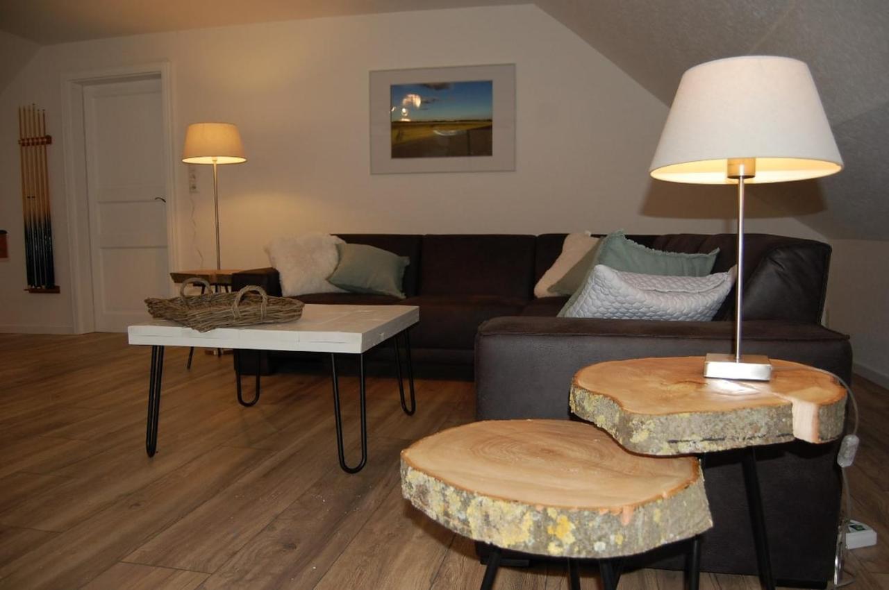 Ferienwohnung Im Gulfhof Krummhörn Exteriör bild