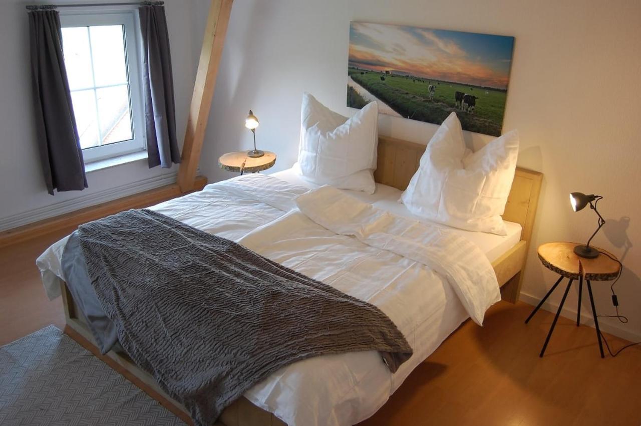 Ferienwohnung Im Gulfhof Krummhörn Exteriör bild